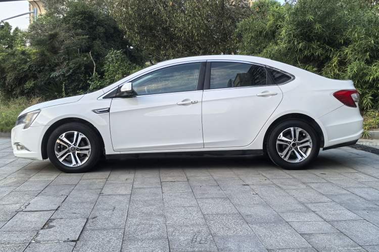 Used Luxgen 5 2015 1.8T Automatic ZhiZun Model Exterior 3