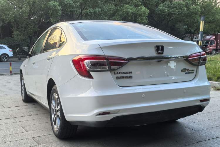 Used Luxgen 5 2015 1.8T Automatic ZhiZun Model Exterior 4