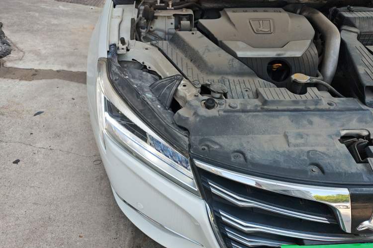 Used Luxgen 5 2015 1.8T Automatic ZhiZun Model Exterior 6