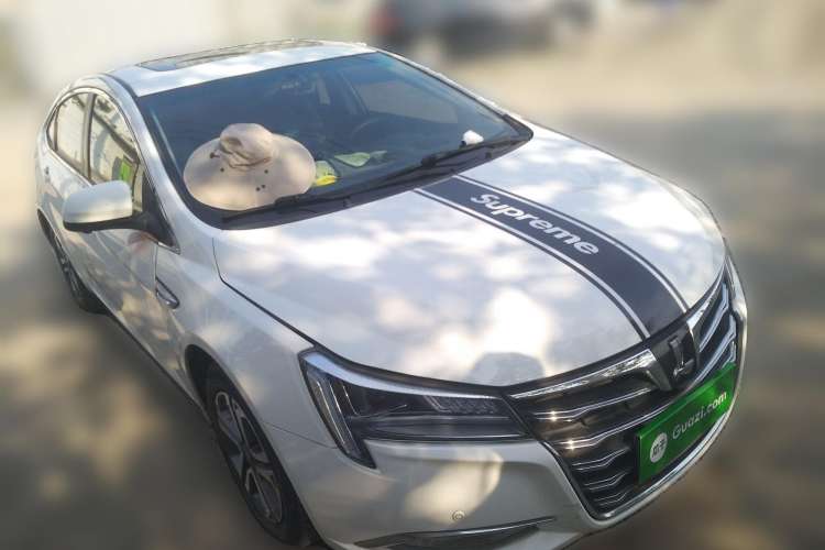 Used Luxgen 5 2015 1.8T Automatic ZhiZun Model Front Right 45 Deg