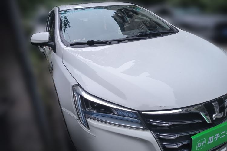 Used Luxgen 5 2015 1.8T Automatic Flagship Model Front Right 45 Deg