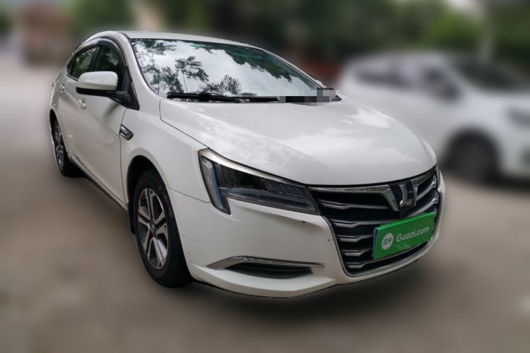 Used Luxgen 5 2015 1.8T Automatic ZhiZun Model Front Right 45 Deg