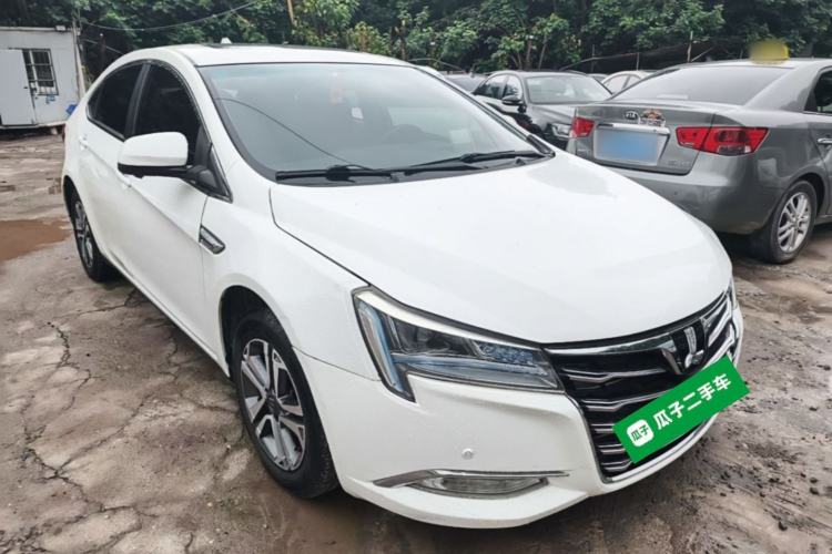 Used Luxgen 5 2015 1.8T Automatic ZhiZun Model Front Right 45 Deg