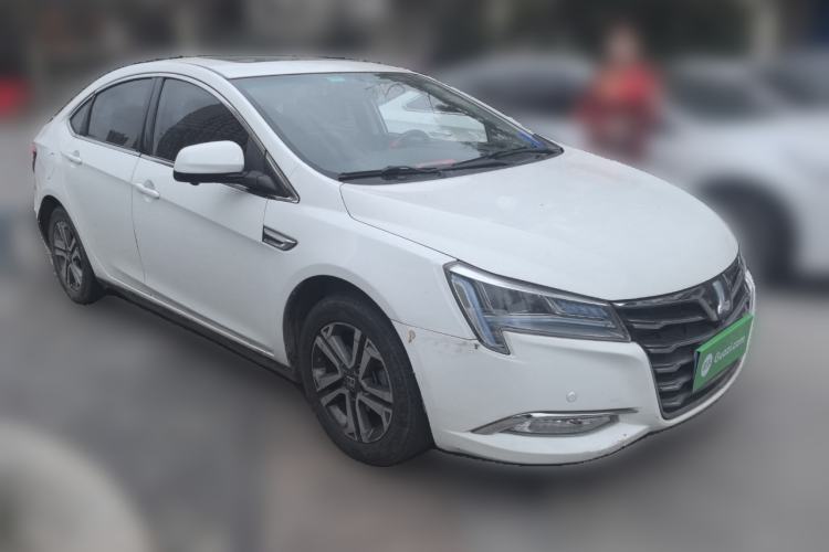 Used Luxgen 5 2015 1.8T Automatic ZhiZun Model Front Right 45 Deg