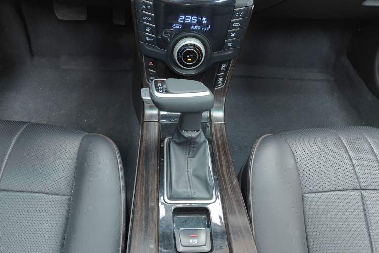 Used Luxgen 5 2015 1.8T Automatic Flagship Model Gear Lever