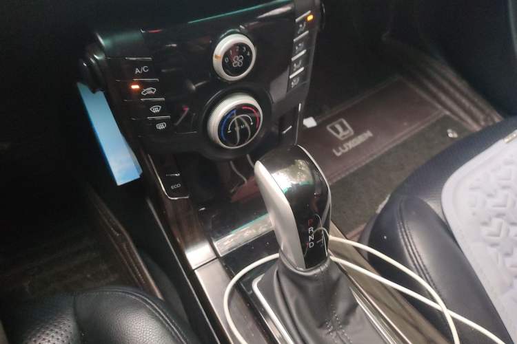 Used Luxgen 5 2015 1.8T Automatic Smart Model Gear Lever