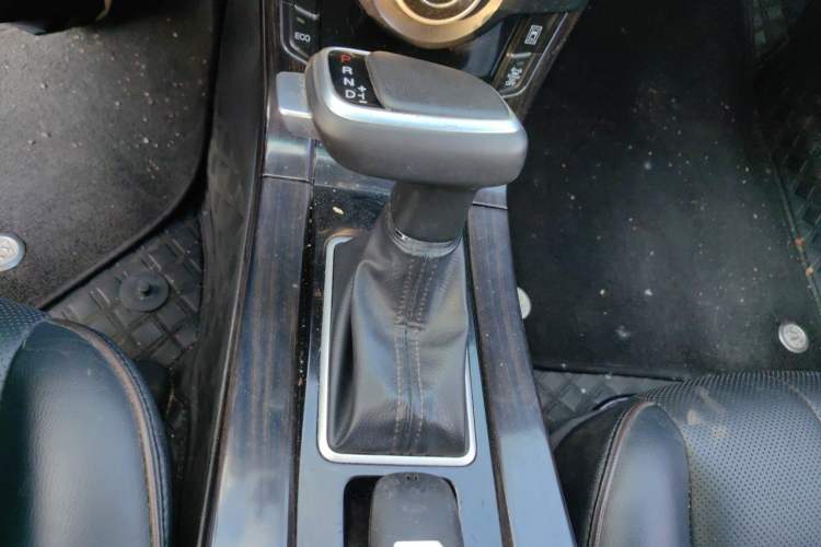 Used Luxgen 5 2015 1.8T Automatic Flagship Model Gear Lever
