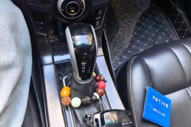 Used Luxgen 5 2015 1.8T Automatic ZhiZun Model Gear Lever