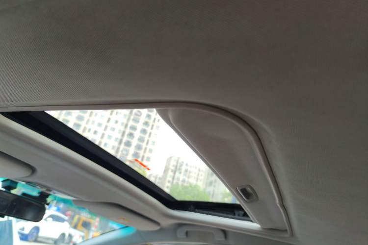 Used Luxgen 5 2015 1.8T Automatic ZhiZun Model Headliner
