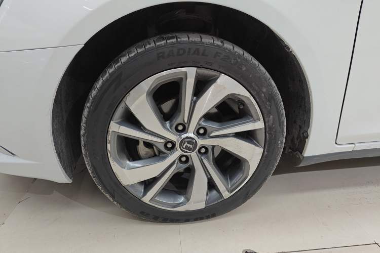Used Luxgen 5 2015 1.8T Automatic Flagship Model Left Front Wheel Hub
