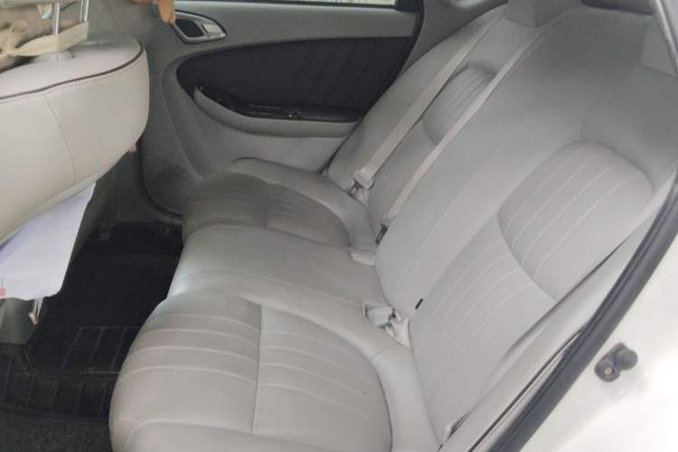 Used Luxgen 5 2015 1.8T Automatic ZhiZun Model Left Rear Seat