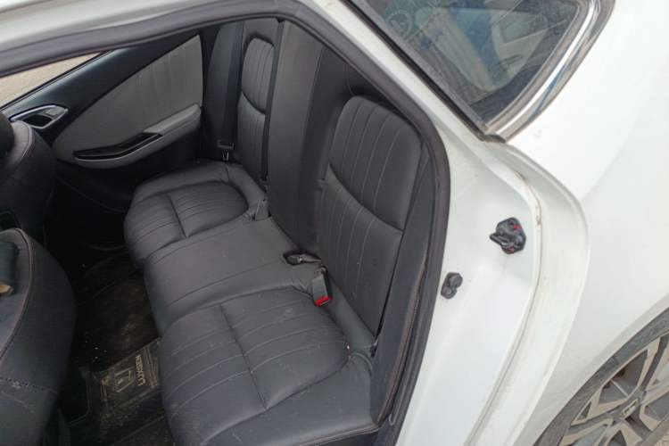 Used Luxgen 5 2015 1.8T Automatic ZhiZun Model Left Rear Seat