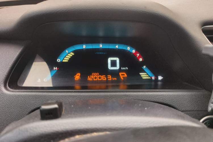 Used Luxgen 5 2015 1.8T Automatic ZhiZun Model Odometer Close Up