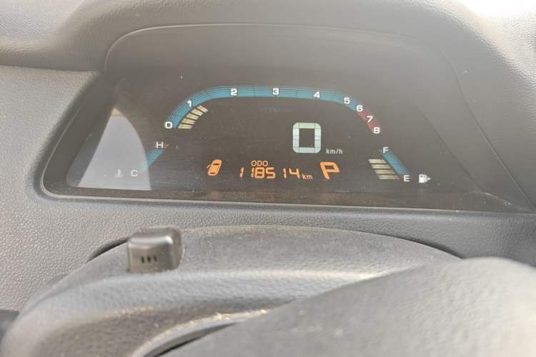 Used Luxgen 5 2015 1.8T Automatic ZhiZun Model Odometer Close Up