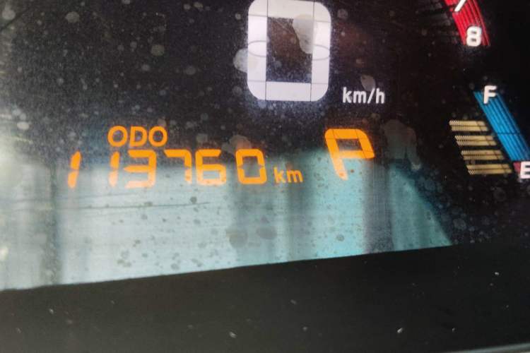 Used Luxgen 5 2015 1.8T Automatic ZhiZun Model Odometer Close Up