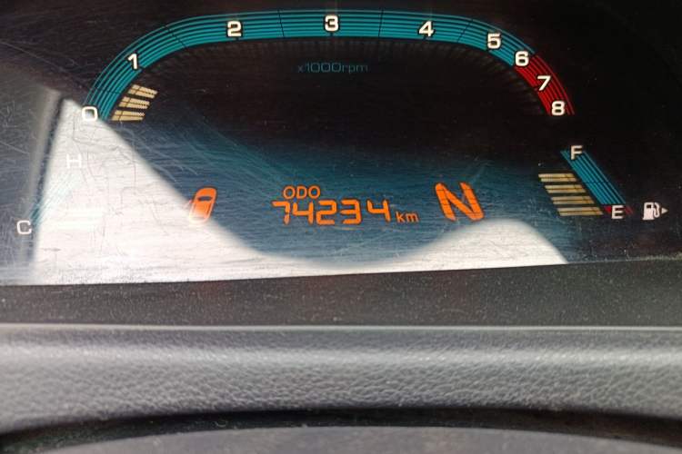 Used Luxgen 5 2015 1.8T Automatic ZhiZun Model Odometer Close Up