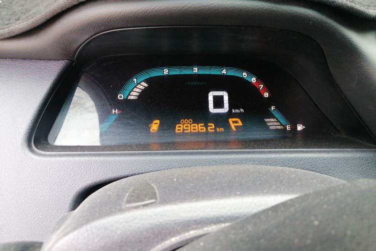 Used Luxgen 5 2015 1.8T Automatic Smart Model Odometer Close Up