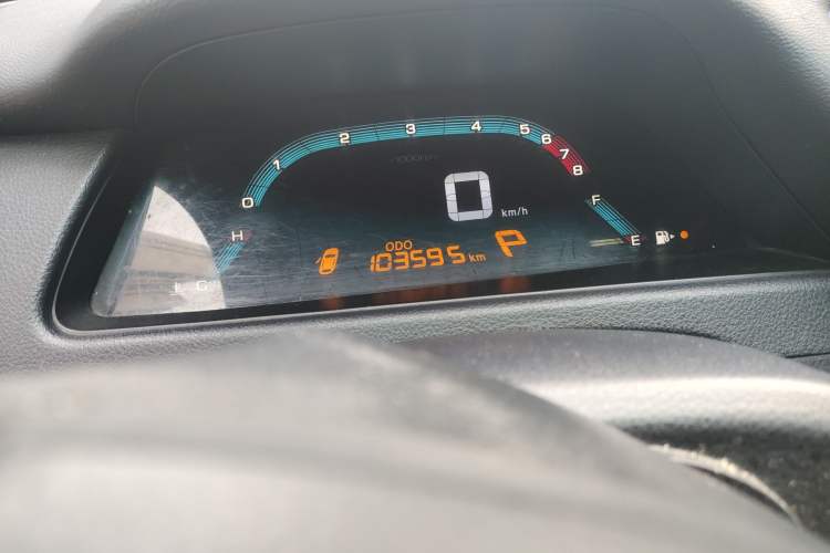 Used Luxgen 5 2015 1.8T Automatic Smart Model Odometer Close Up