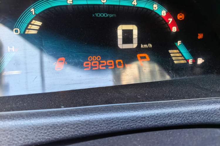 Used Luxgen 5 2015 1.8T Automatic ZhiZun Model Odometer Close Up