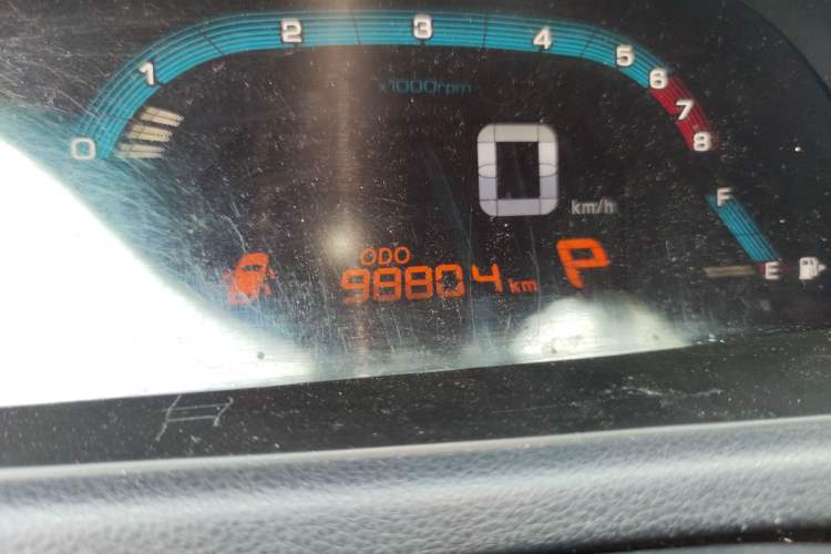 Used Luxgen 5 2015 1.8T Automatic ZhiZun Model Odometer Close Up