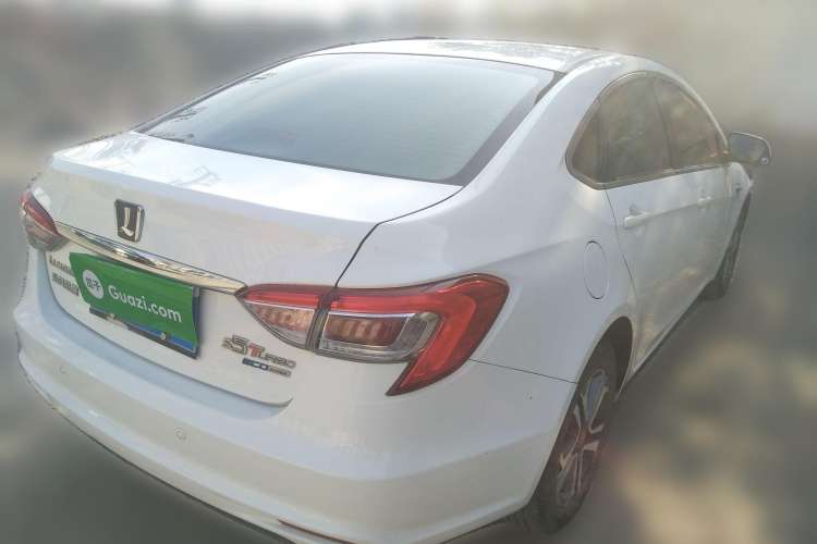 Used Luxgen 5 2015 1.8T Automatic ZhiZun Model Rear Right 45 Deg