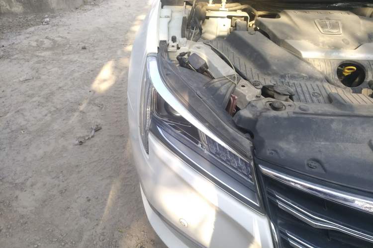 Used Luxgen 5 2015 1.8T Automatic ZhiZun Model Right Front Headlight