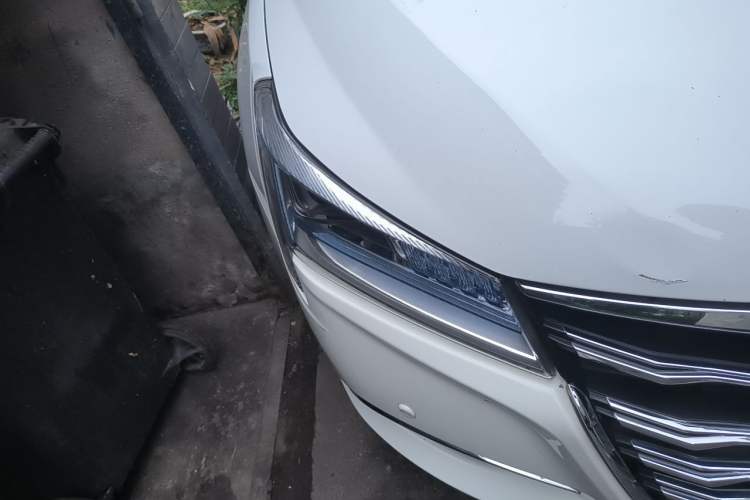 Used Luxgen 5 2015 1.8T Automatic Flagship Model Right Front Headlight