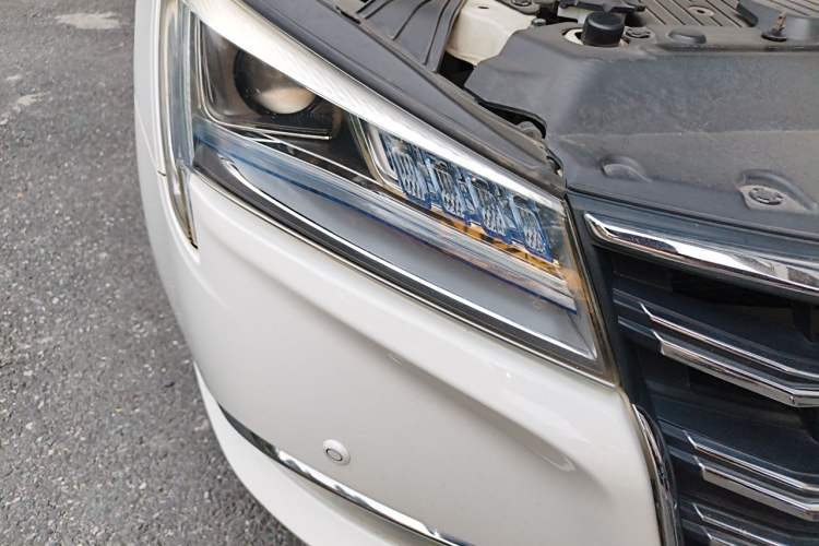 Used Luxgen 5 2015 1.8T Automatic ZhiZun Model Right Front Headlight