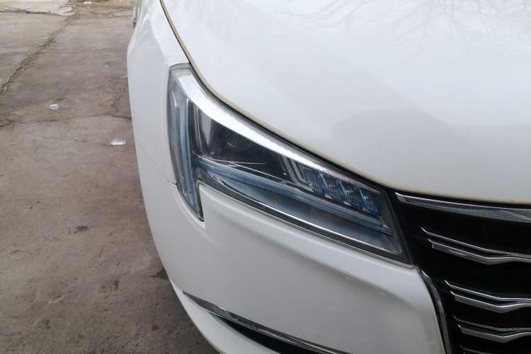 Used Luxgen 5 2015 1.8T Automatic Smart Model Right Front Headlight