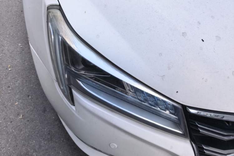 Used Luxgen 5 2015 1.8T Automatic ZhiZun Model Right Front Headlight