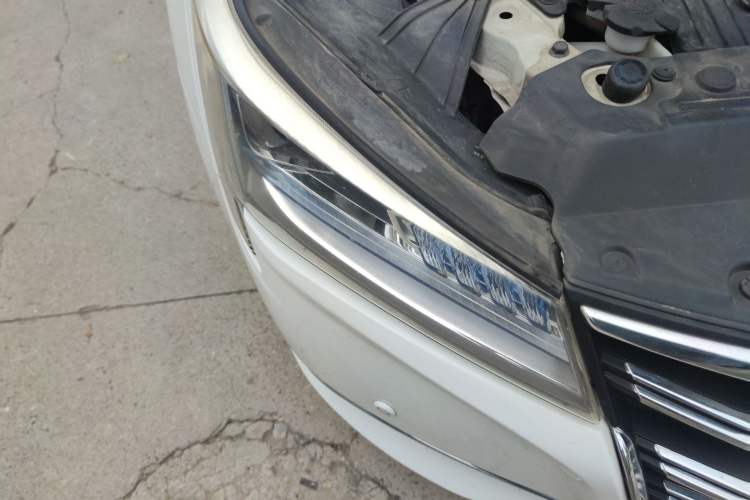 Used Luxgen 5 2015 1.8T Automatic ZhiZun Model Right Front Headlight