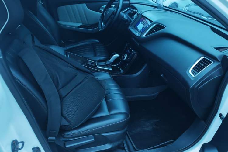 Used Luxgen 5 2015 1.8T Automatic ZhiZun Model Right Front Seat