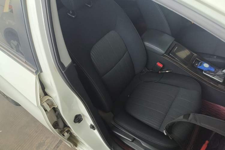 Used Luxgen 5 2015 1.8T Automatic Smart Model Right Front Seat