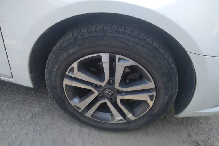 Used Luxgen 5 2015 1.8T Automatic ZhiZun Model Right Front Wheel Hub