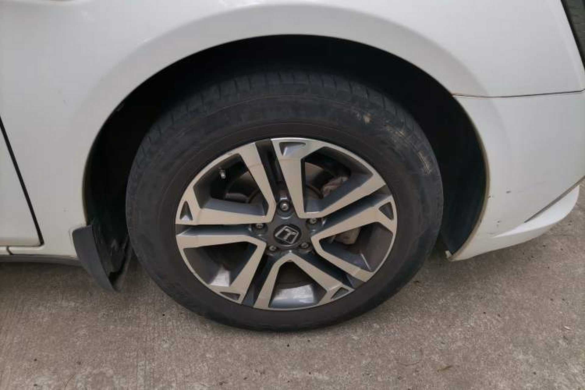 Used Luxgen 5 2015 1.8T Automatic ZhiZun Model Right Front Wheel Hub