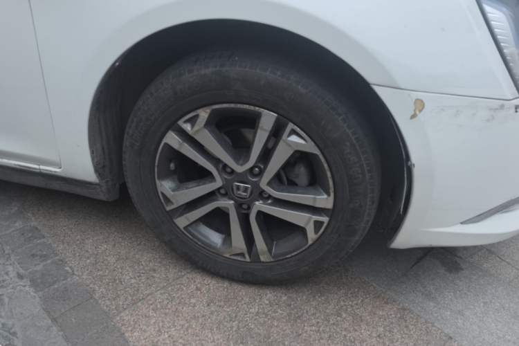 Used Luxgen 5 2015 1.8T Automatic ZhiZun Model Right Front Wheel Hub