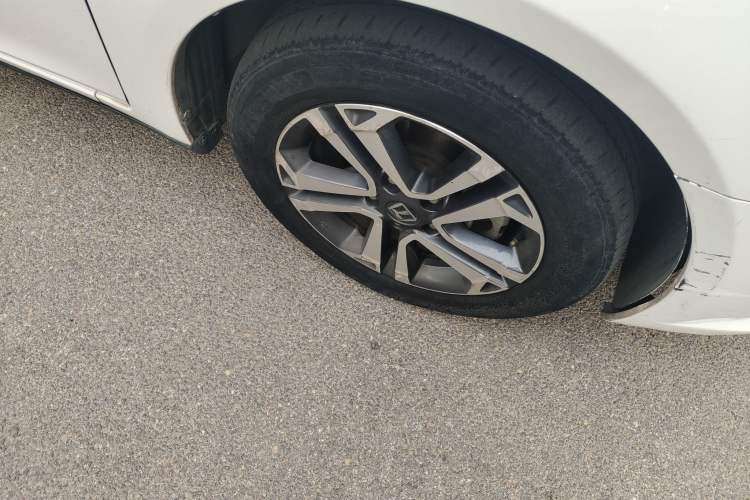 Used Luxgen 5 2015 1.8T Automatic Smart Model Right Front Wheel Hub
