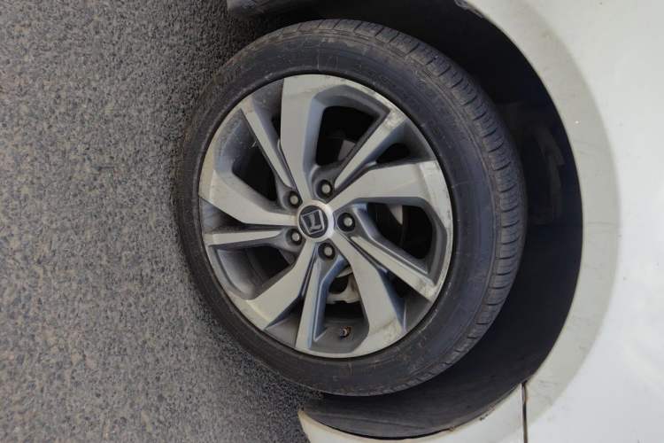 Used Luxgen 5 2015 1.8T Automatic Flagship Model Right Front Wheel Hub