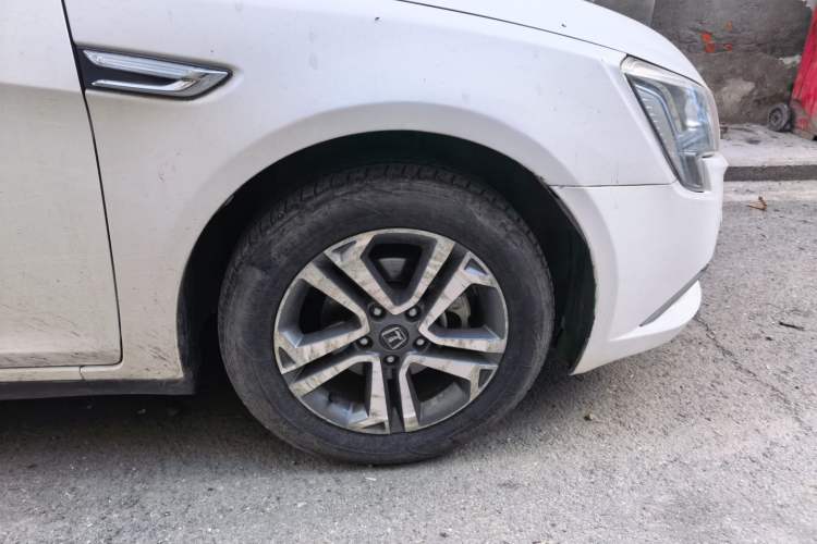Used Luxgen 5 2015 1.8T Automatic ZhiZun Model Right Front Wheel Hub