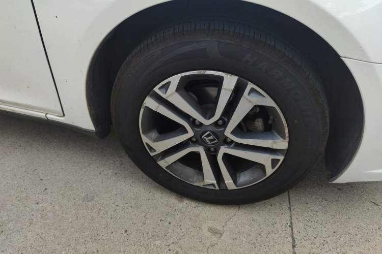 Used Luxgen 5 2015 1.8T Automatic ZhiZun Model Right Front Wheel Hub