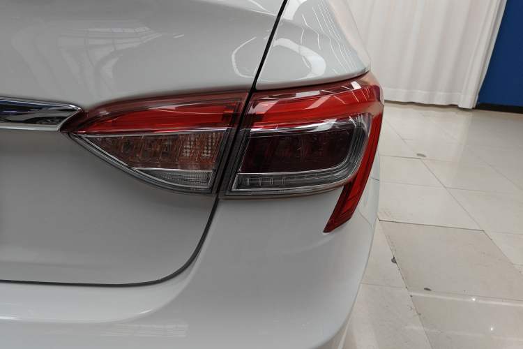 Used Luxgen 5 2015 1.8T Automatic Flagship Model Right Rear Taillight