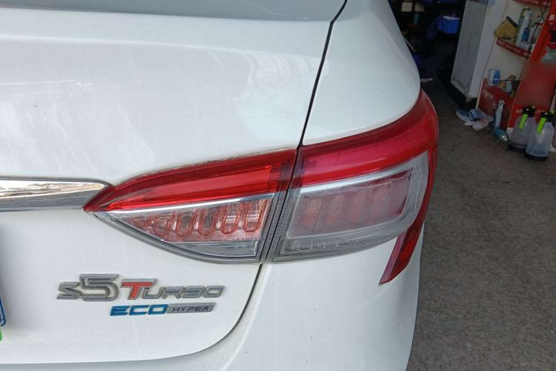 Used Luxgen 5 2015 1.8T Automatic ZhiZun Model Right Rear Taillight