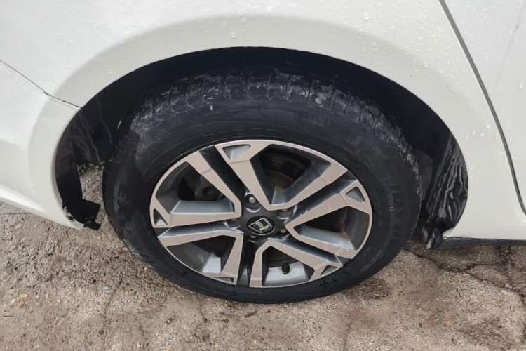 Used Luxgen 5 2015 1.8T Automatic ZhiZun Model Right Rear Wheel Hub