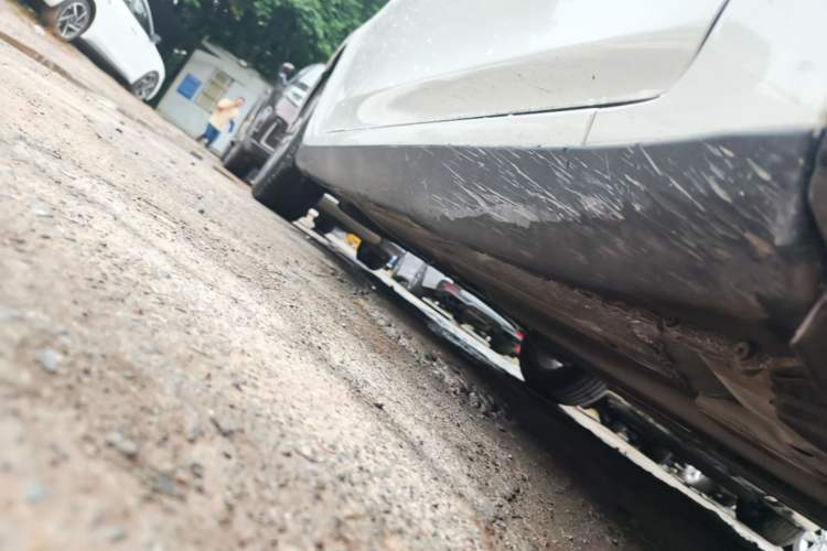 Used Luxgen 5 2015 1.8T Automatic ZhiZun Model Right Side Sill
