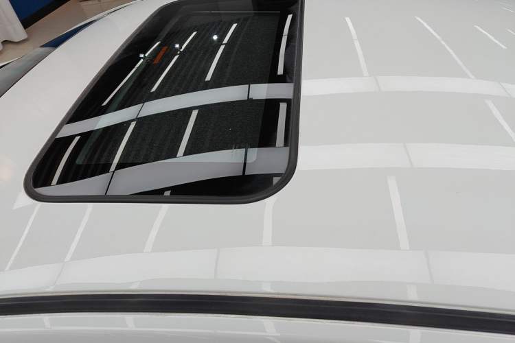 Used Luxgen 5 2015 1.8T Automatic Flagship Model Roof