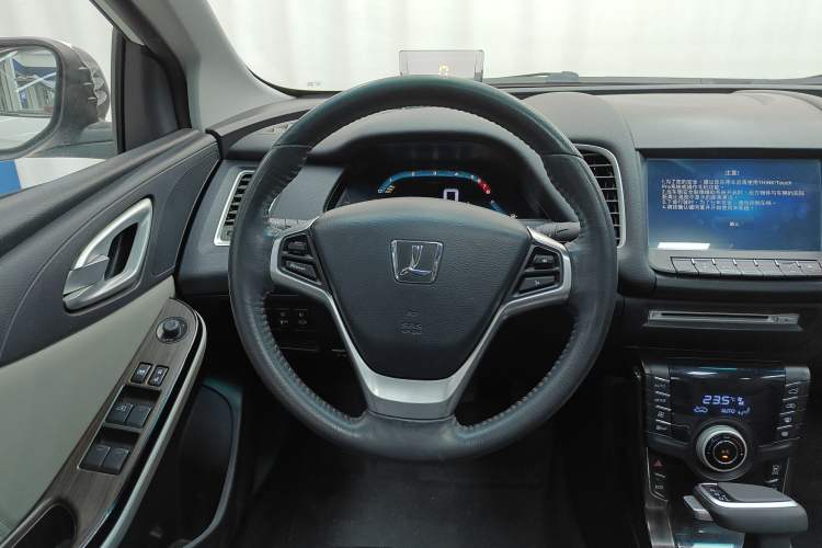 Used Luxgen 5 2015 1.8T Automatic Flagship Model Steering Wheel
