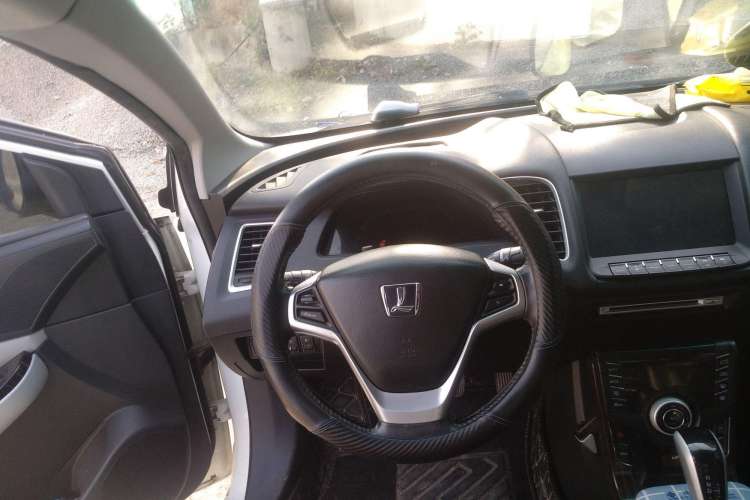 Used Luxgen 5 2015 1.8T Automatic ZhiZun Model Steering Wheel
