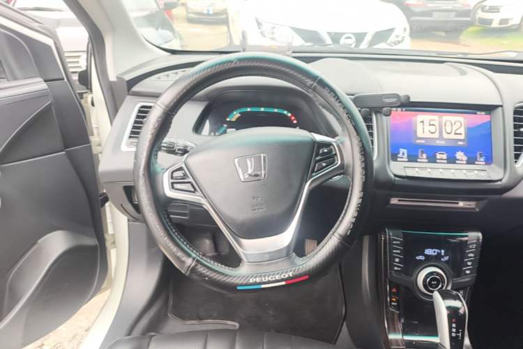 Used Luxgen 5 2015 1.8T Automatic ZhiZun Model Steering Wheel
