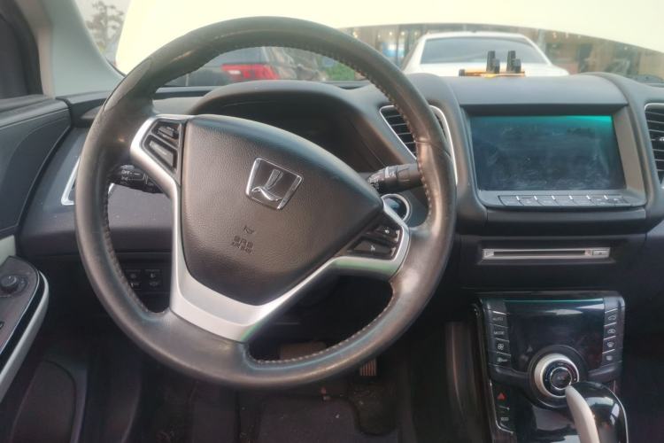 Used Luxgen 5 2015 1.8T Automatic ZhiZun Model Steering Wheel