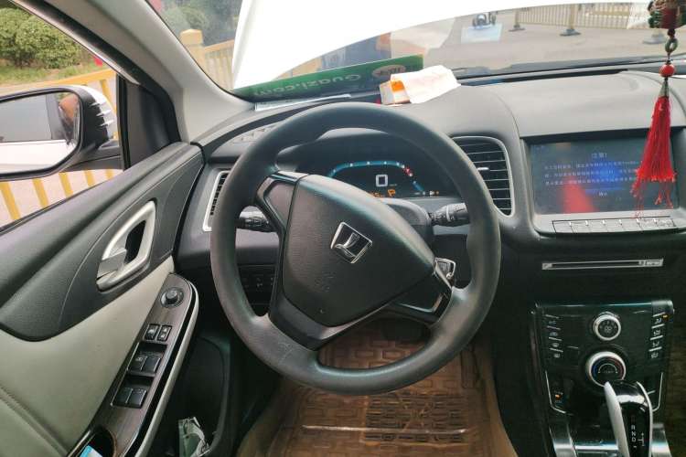 Used Luxgen 5 2015 1.8T Automatic Smart Model Steering Wheel